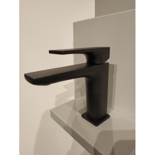 Mitigeur de lavabo SEVEN Noir SEVEN (1) Mitigeur de lavabo SEVEN Noir SEVEN (1)